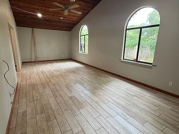 4th image of 405 Cherrywood Dr