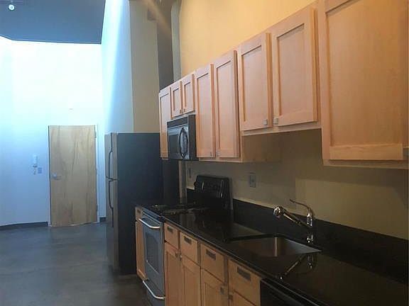 3rd image of 3124 Olive St APT 8