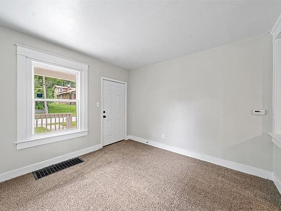 3rd image of 4119 Lloyd St