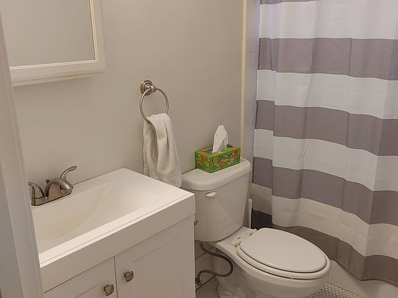 4th image of 332 Ashmont St #6