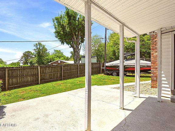 5th image of 211 Woodland Dr