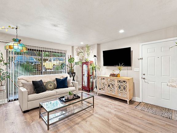 5th image of 985 E Spring Crest Ct S #11