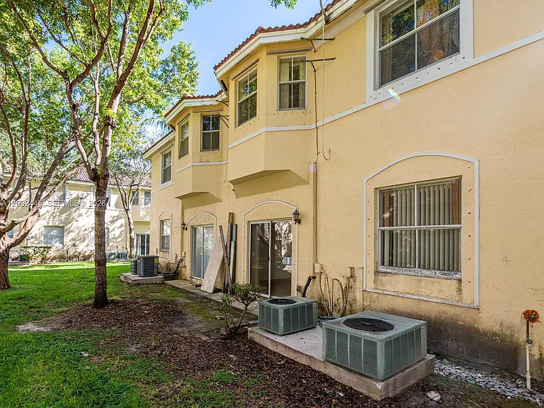 1663 SE 27th Dr #108 — Photo 28