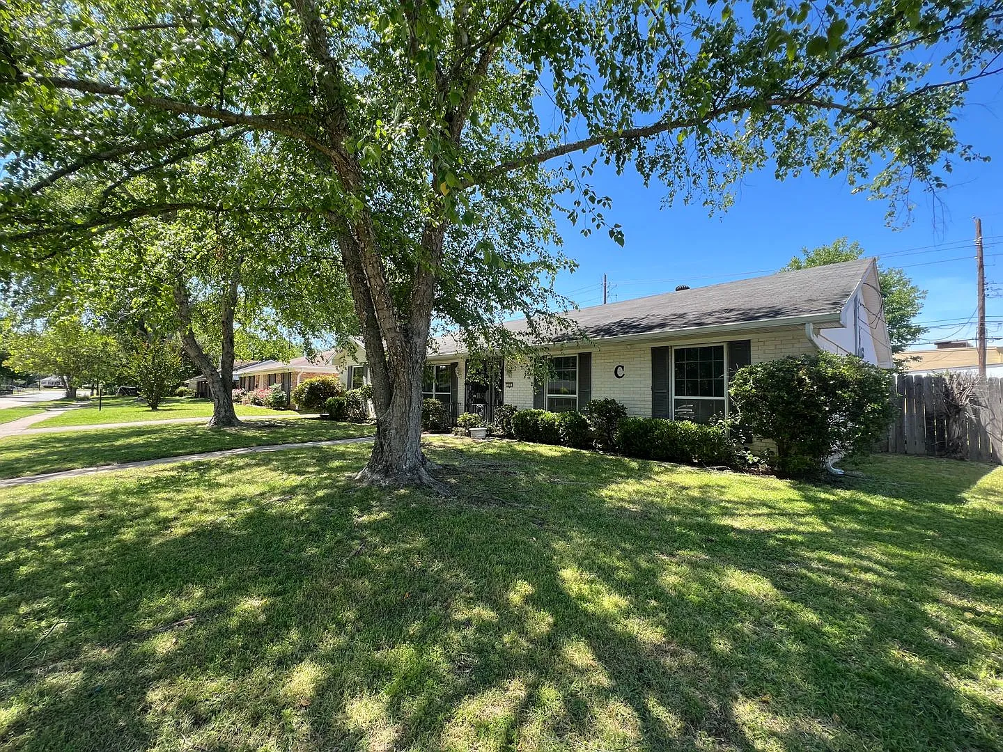 Desirable Youree Dr Area — Photo 2