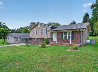 906 Diamond Cir, La Fayette, GA 30728