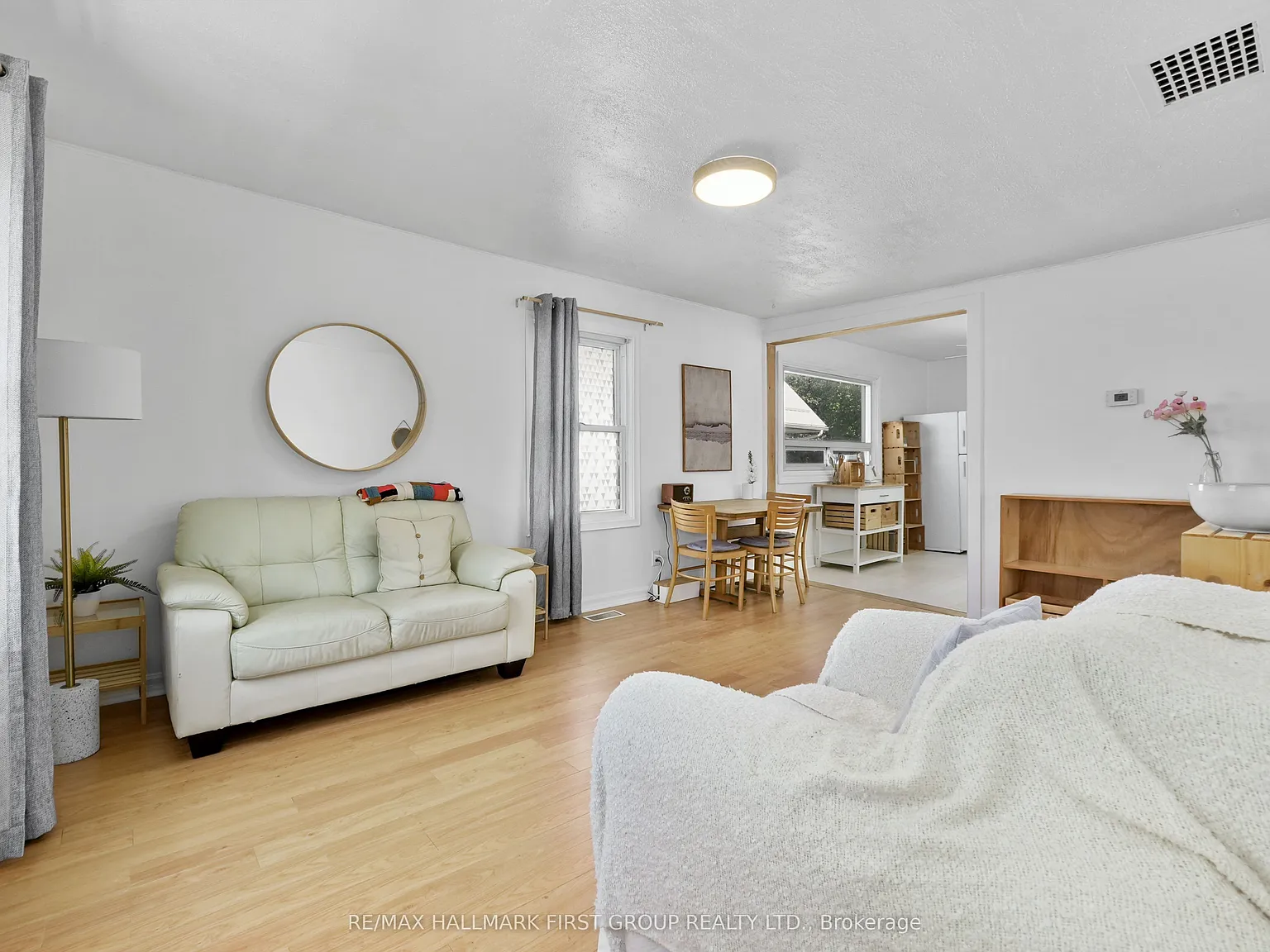 4 bed, $2,700 — Photo 4