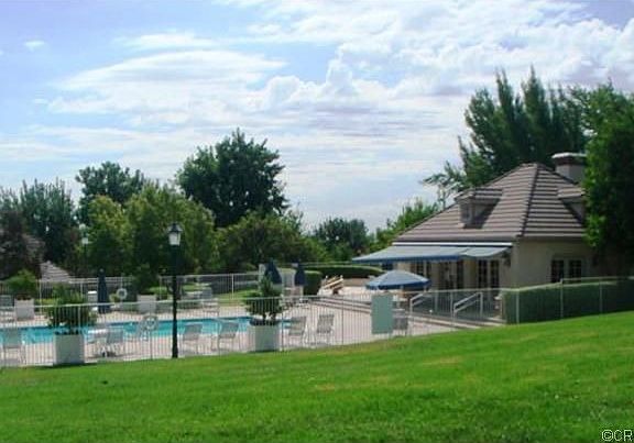 5th image of 2185 Lorraine Dr