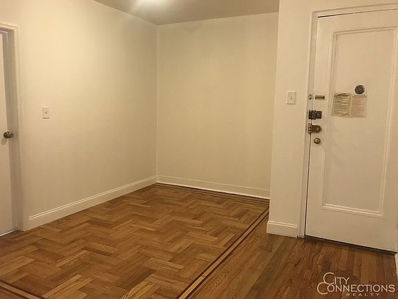 5th image of 2846 34th St APT 2C