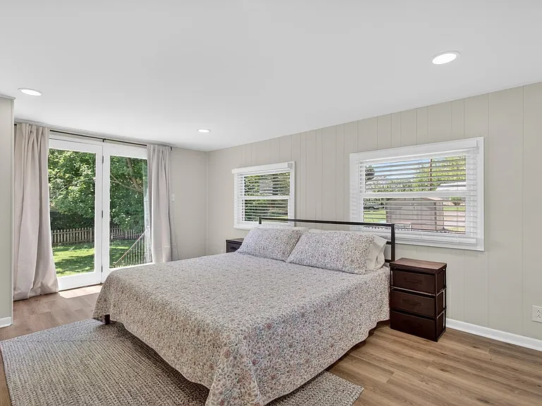 131 S Willow St — Photo 12