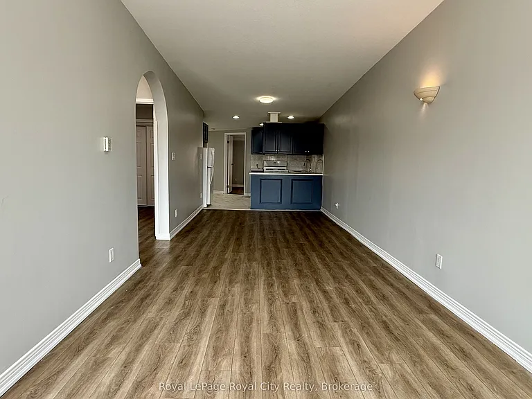 33 Wyndham St N #2 — Photo 6