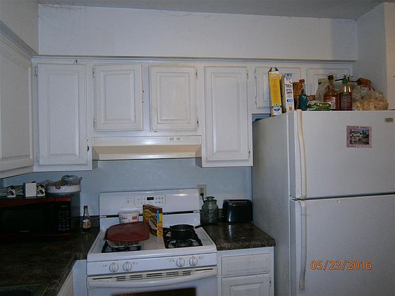 3rd image of 826 Grant St