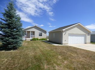 112 Sage Hen Dr, Lewistown, MT 59457