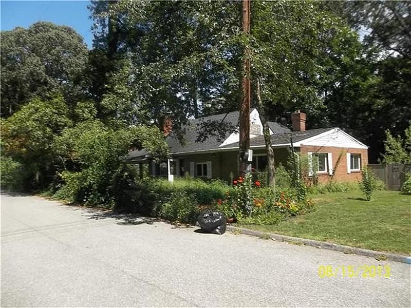 1st image of 613 Emerson Pl