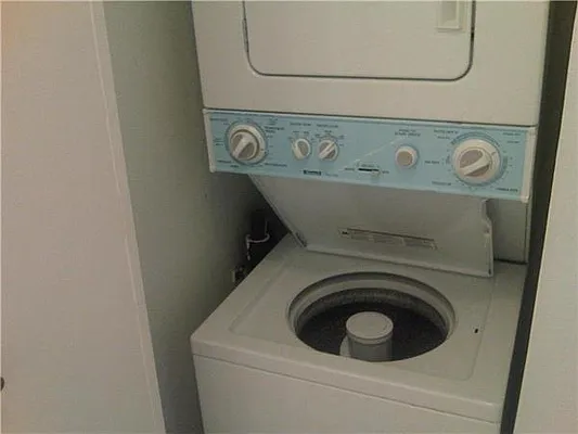 Sold by A & I Broadway | media 31