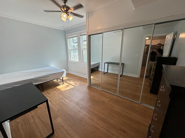 211 E Kingsley St — Photo 13