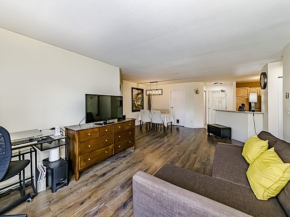 5th image of 10756 138th St #315