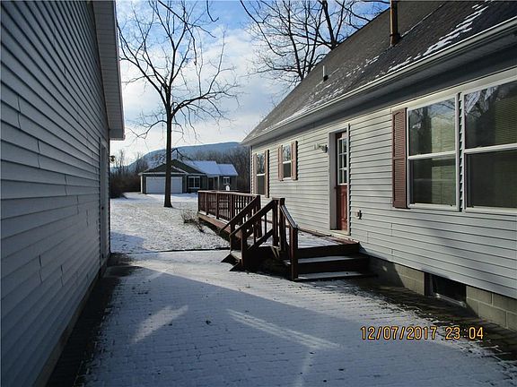 5th image of 8504 Laura Ln