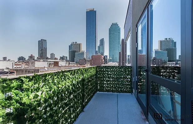 Rented by Batra Group Inc | media 8