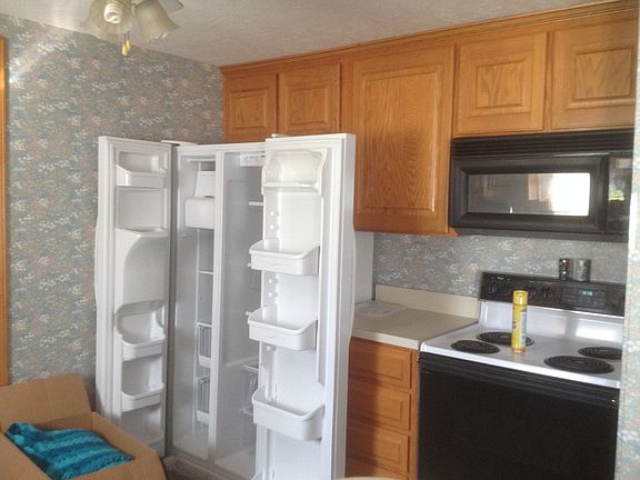 5th image of 165 Mansfield Ave