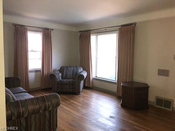 3rd image of 5040 Claremont Blvd