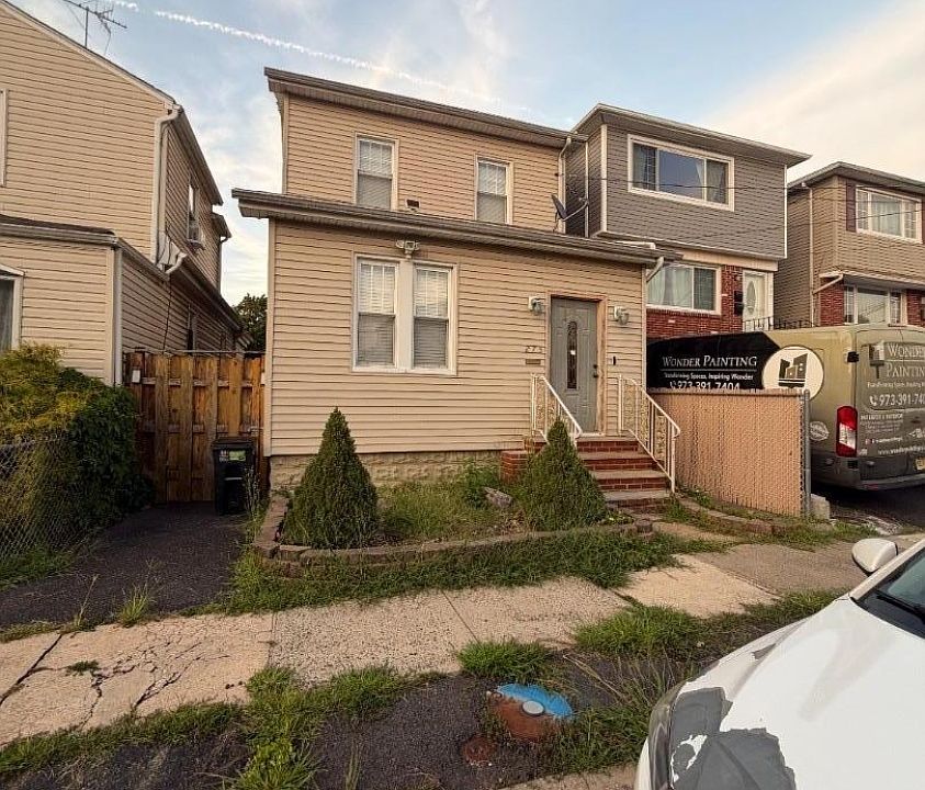 1st image of 275 Gertrude St