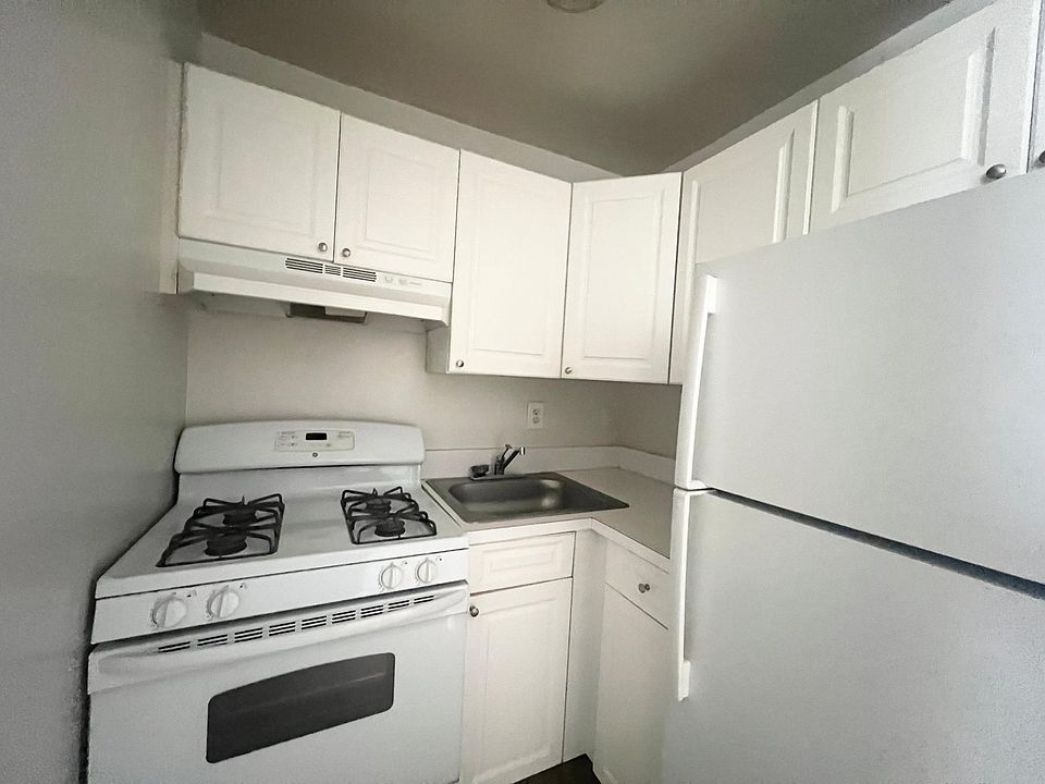 2nd image of 675 McLean Ave Floor 1