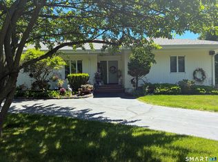 10 Heron Rd, Norwalk, CT 06855