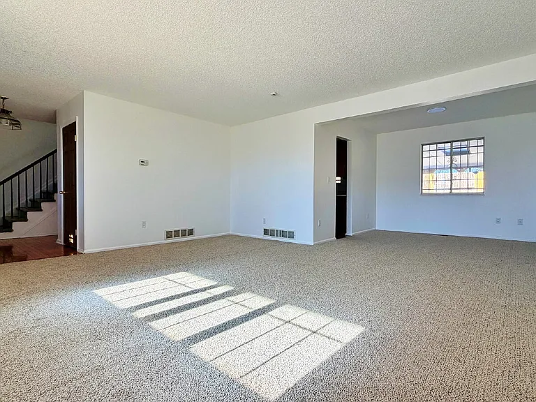 17125 E Pacific Pl — Photo 4