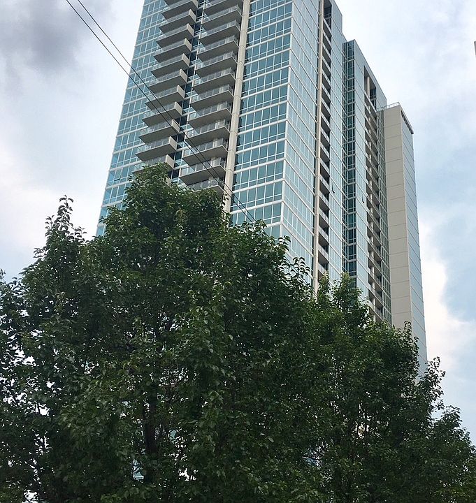 1st image of 1629 S Prairie Ave Unit 807