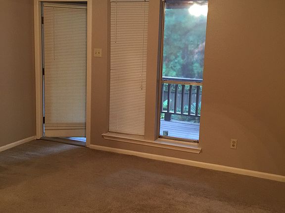 5th image of 291 Hereford Dr APT D