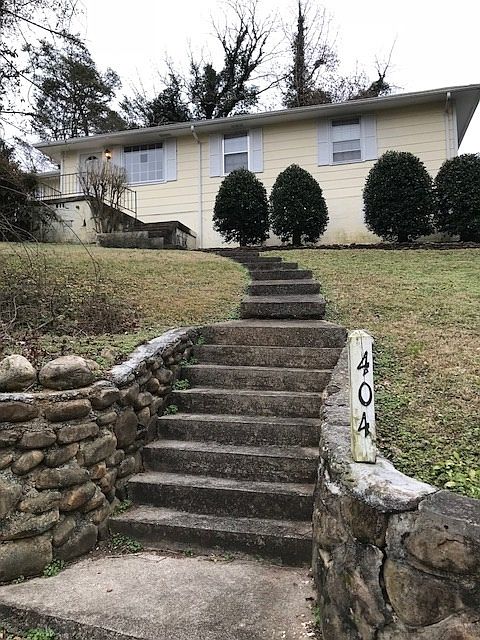 1st image of 428 Red Oak Dr