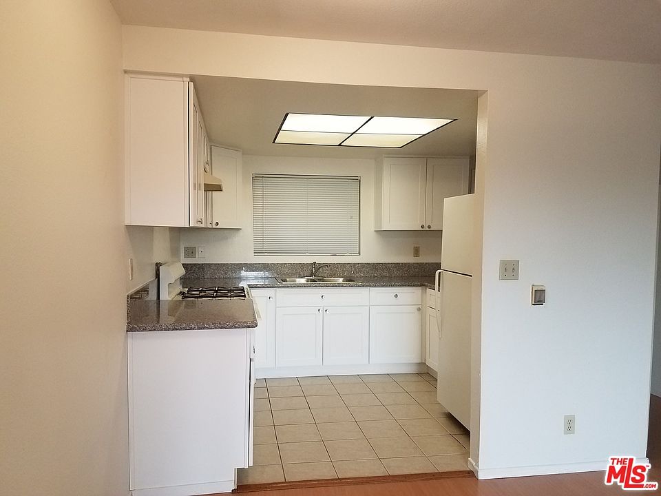 1st image of 318 N Hobart Blvd APT 4