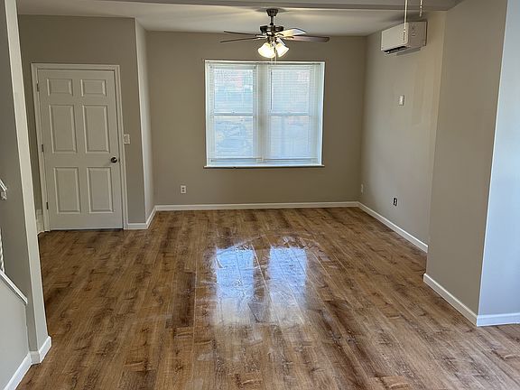 2nd image of 900 Broadway Ave #900