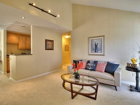 2nd image of 128 Monte Verano Ct