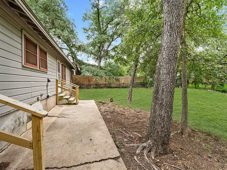 6208 Walnut Hills Dr — Photo 24