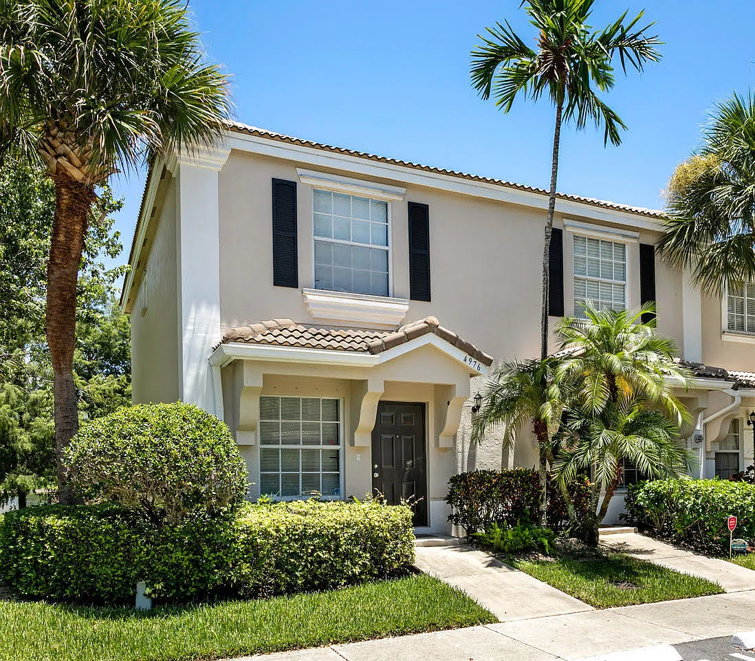2 bed, 2.5 bath, 1104 sqft, $2,700 — Photo 1