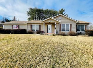 46 Canary Ln, Woodlawn, VA 24381