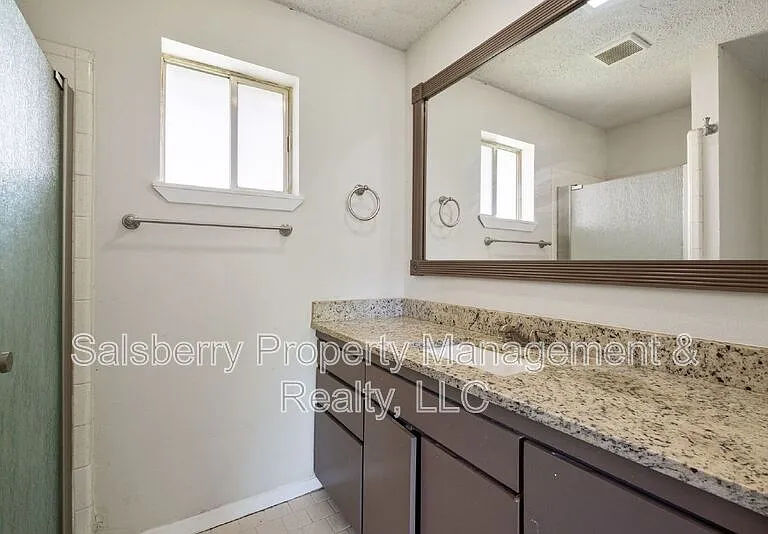 4913 Westlake Dr — Photo 15