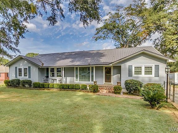 3rd image of 4702 Greenview Dr