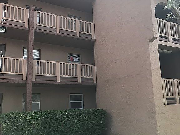 4th image of 9800 Sunrise Lakes Blvd APT 212