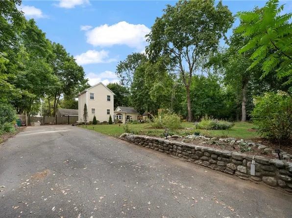 31 Prospect Ave, Attleboro, MA 02703
