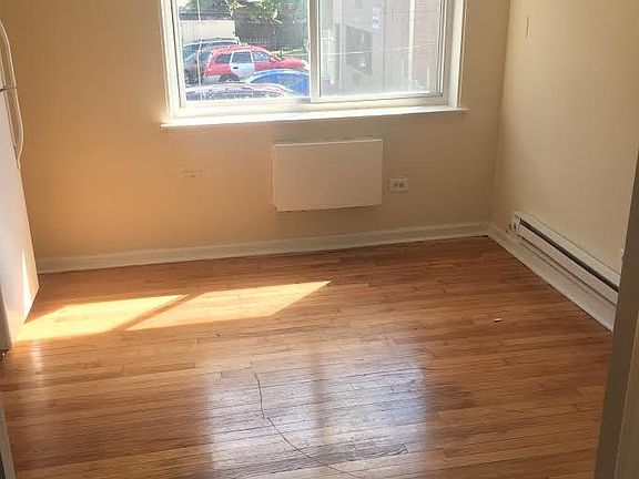 3rd image of 2351 W 72nd St #6