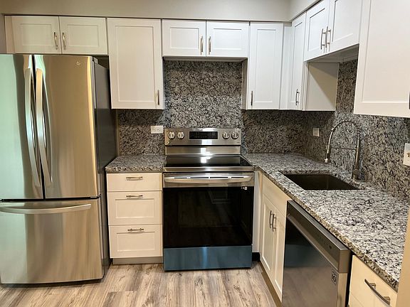 3rd image of 7510 Farmingdale Dr APT 202