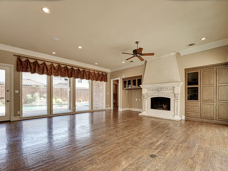 5004 Castle Creek Ct — Photo 11