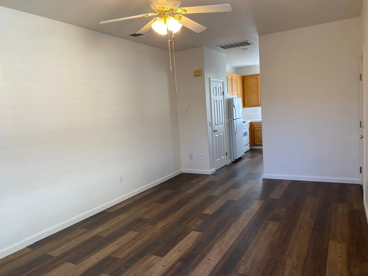 5525 Rainbow Cir — Photo 1