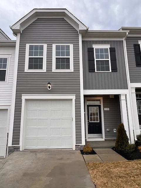 119 Clifton Mnr — Photo 1