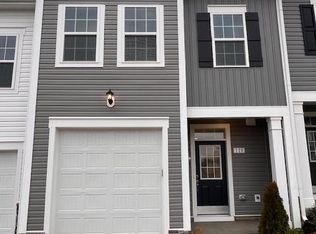119 Clifton Mnr, Falling Waters, WV 25419