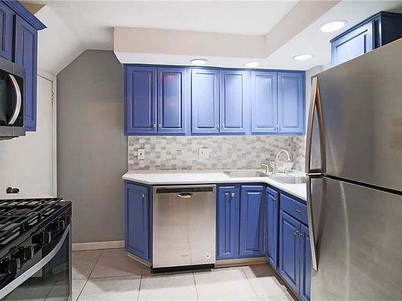 2nd image of 152 Lynnwood Dr