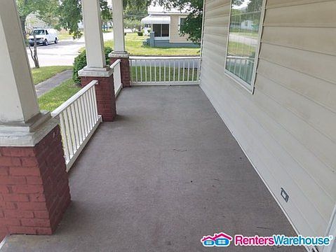 3rd image of 2216 Charleston Ave