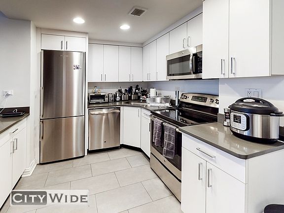 2nd image of 219 E 69th St #11P